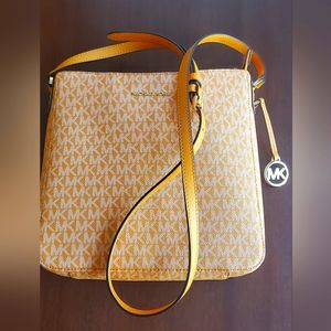 MICHAEL KORS Large Jet Set Bag. *Make Offer*